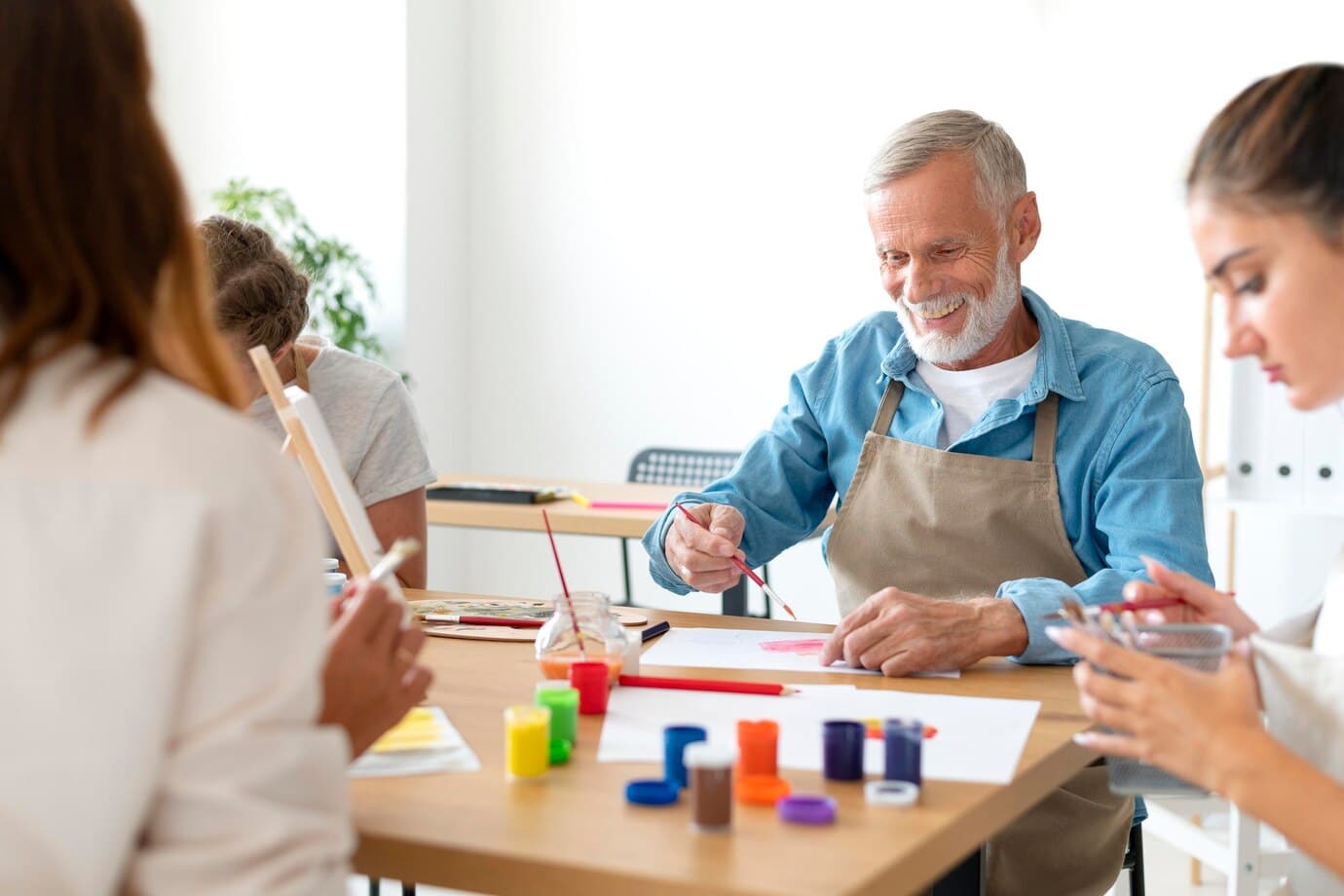 Discover the Benefits of Therapeutic Arts and Crafts for Seniors ...