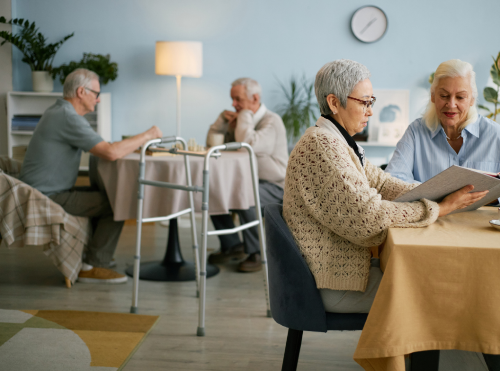 what is the difference between assisted living and memory care
