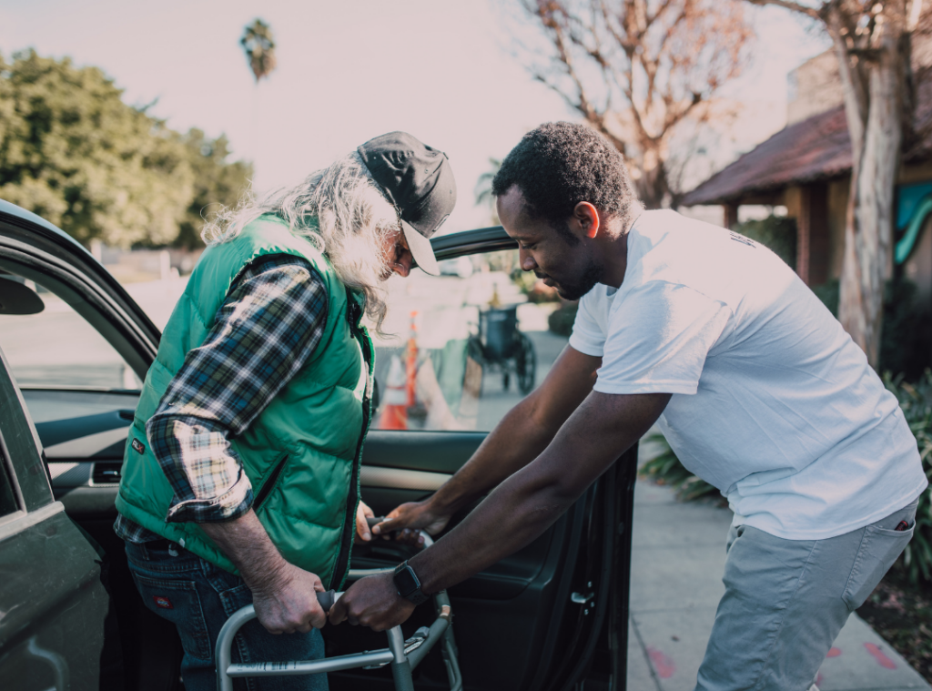 what is the difference between assisted living and memory care